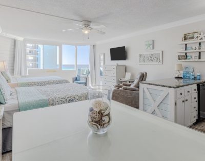 Starfish Studio – beachfront with free chairs in season