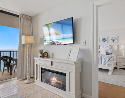 2/2 Luxury Beachfront Condo: Newly Remodeled