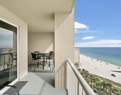 2/2 Beachfront, large balcony, 90+ 5 Star Reviews
